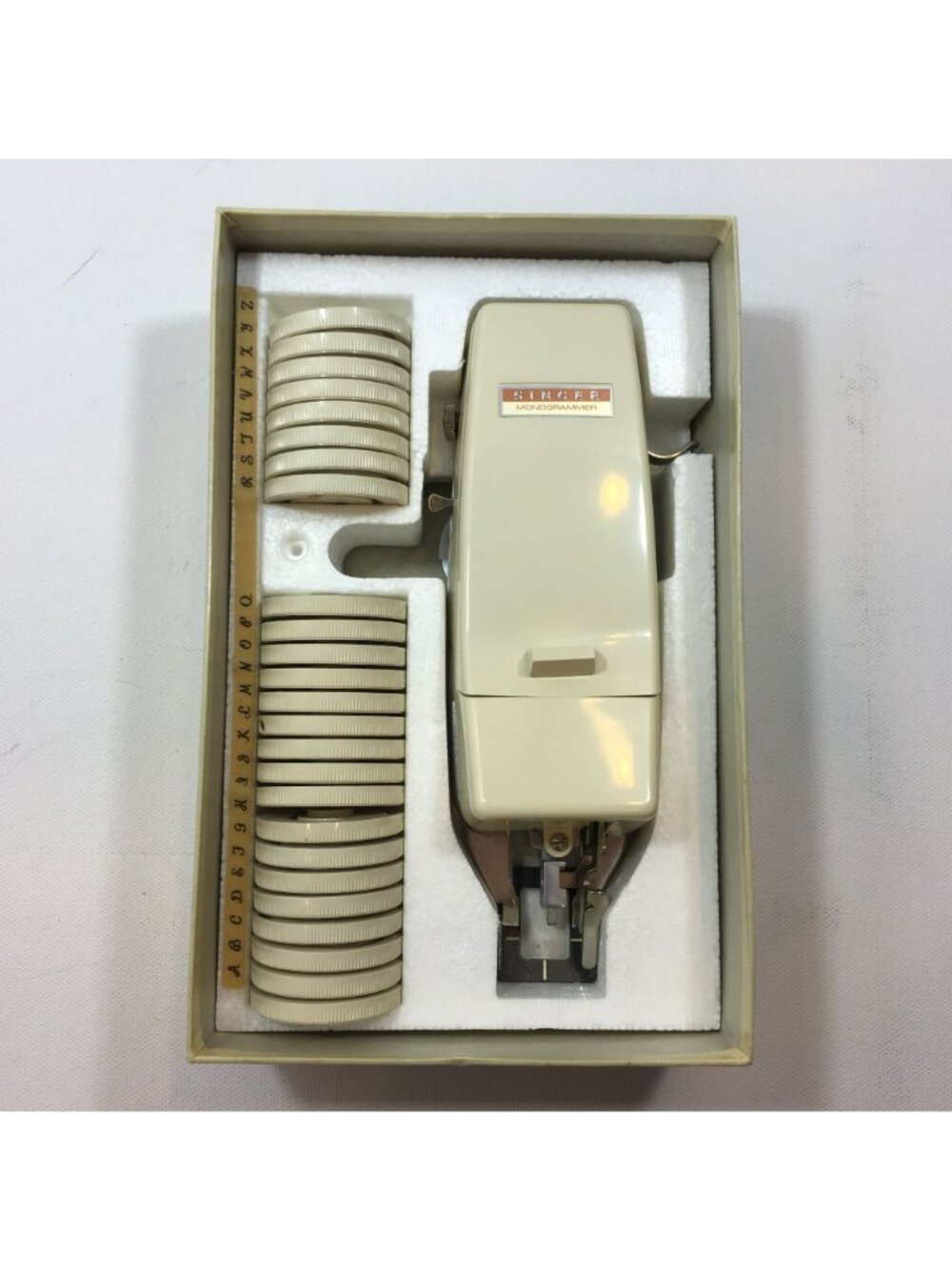 Vintage Singer Monogrammer Attachment 750 Series Zig-Zag Sewing Machines Manual - Picture 15 of 16